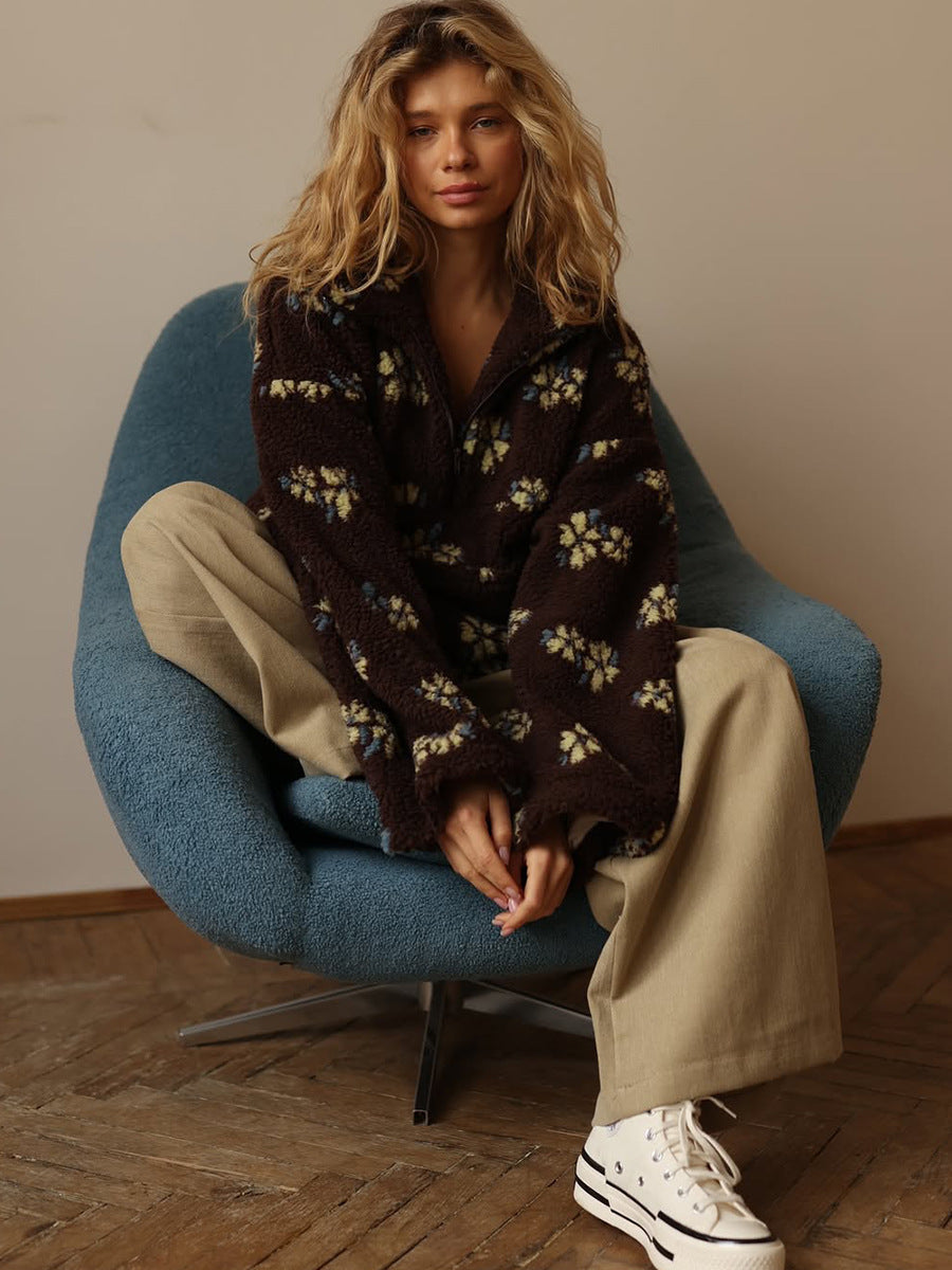 Pullover in pile floreale accogliente