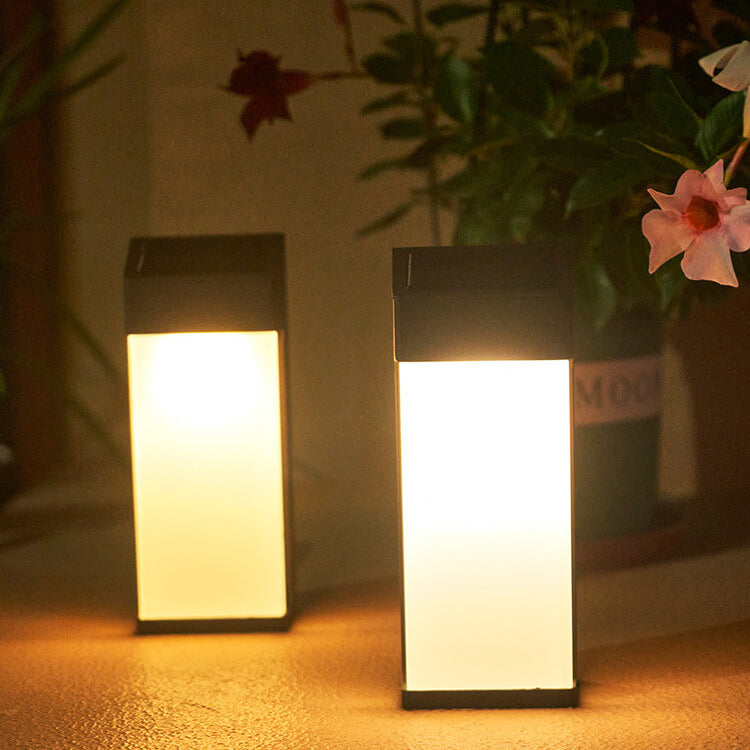 Applique da parete solare moderna quadrata in vetro satinato con LED