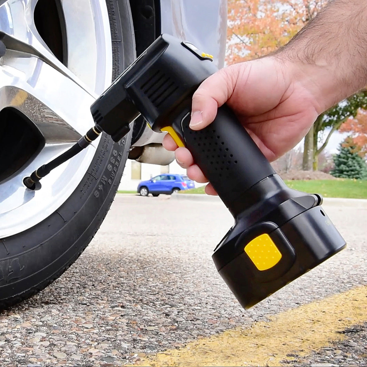 Cordless Auto Stop Tire Inflator by Puili