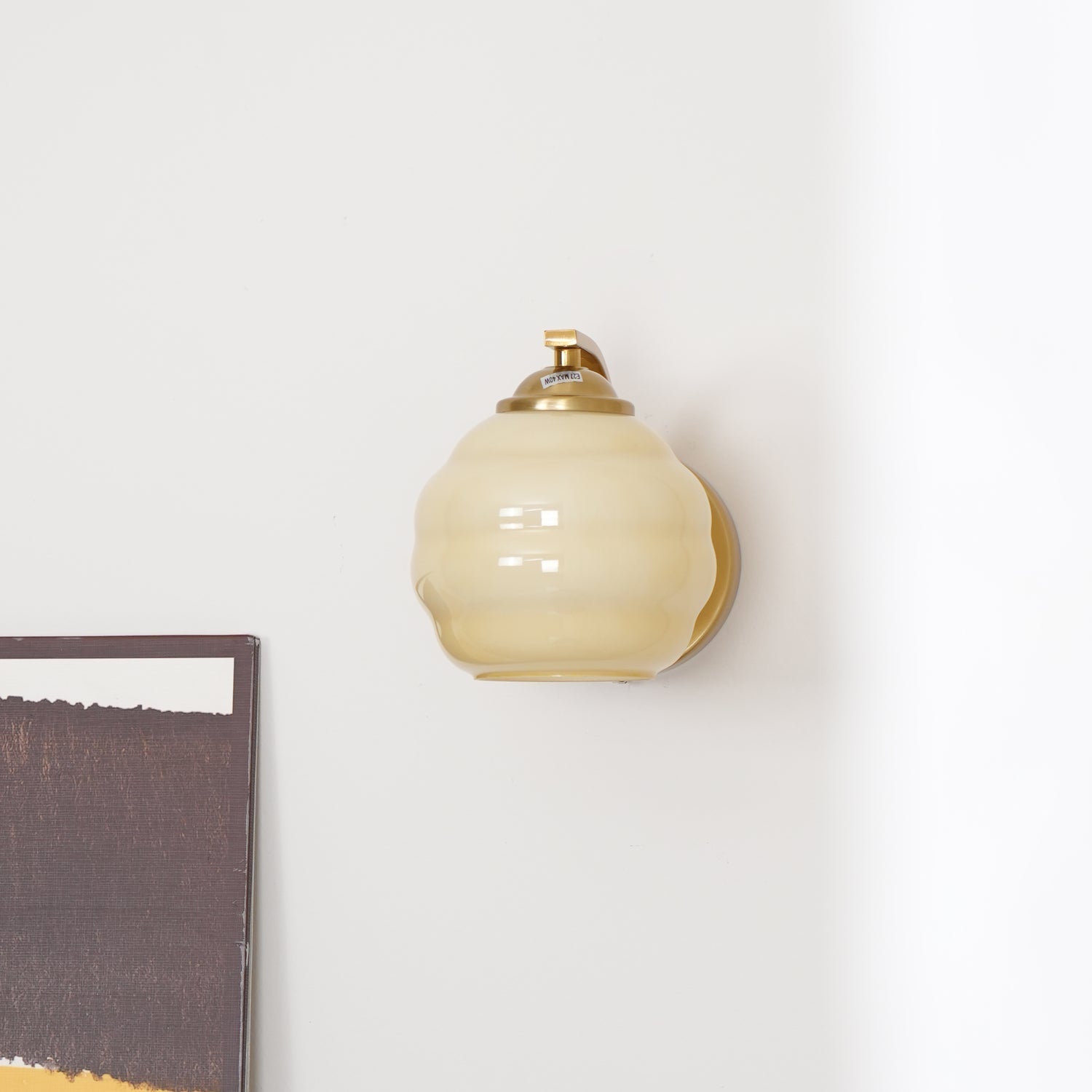 Art Deco Rippled Globe Glass Wall Sconce 1-Light