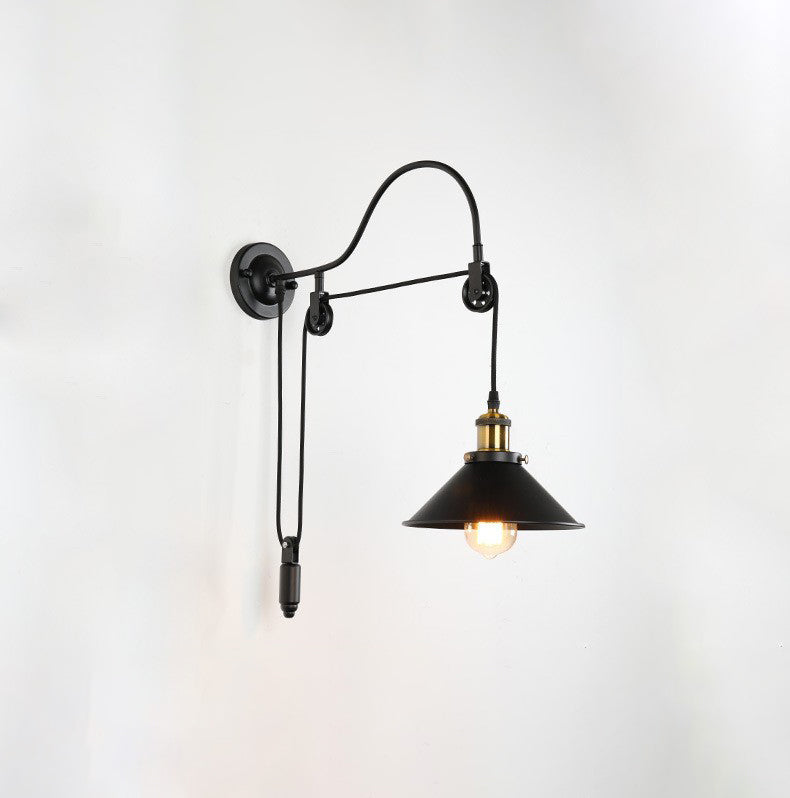 Applique da parete retrò industriale in ferro battuto con carrucola 1 luce