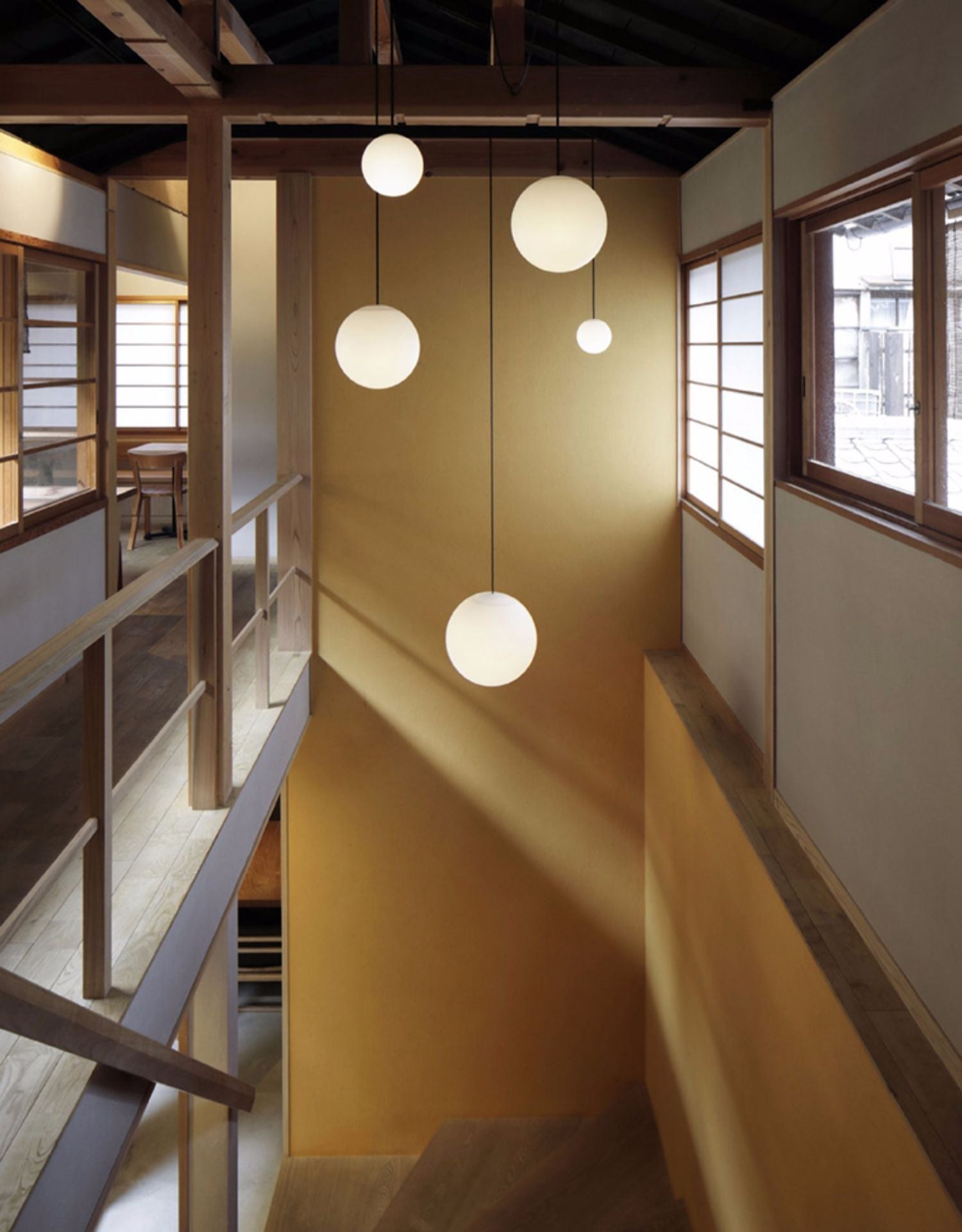 Minimalist Brass Globe Glass Pendant 1-Light