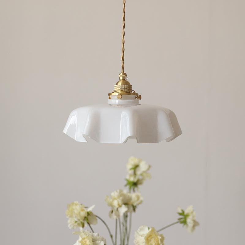 Lampada a sospensione francese in vetro arricciato e ottone 1 luce