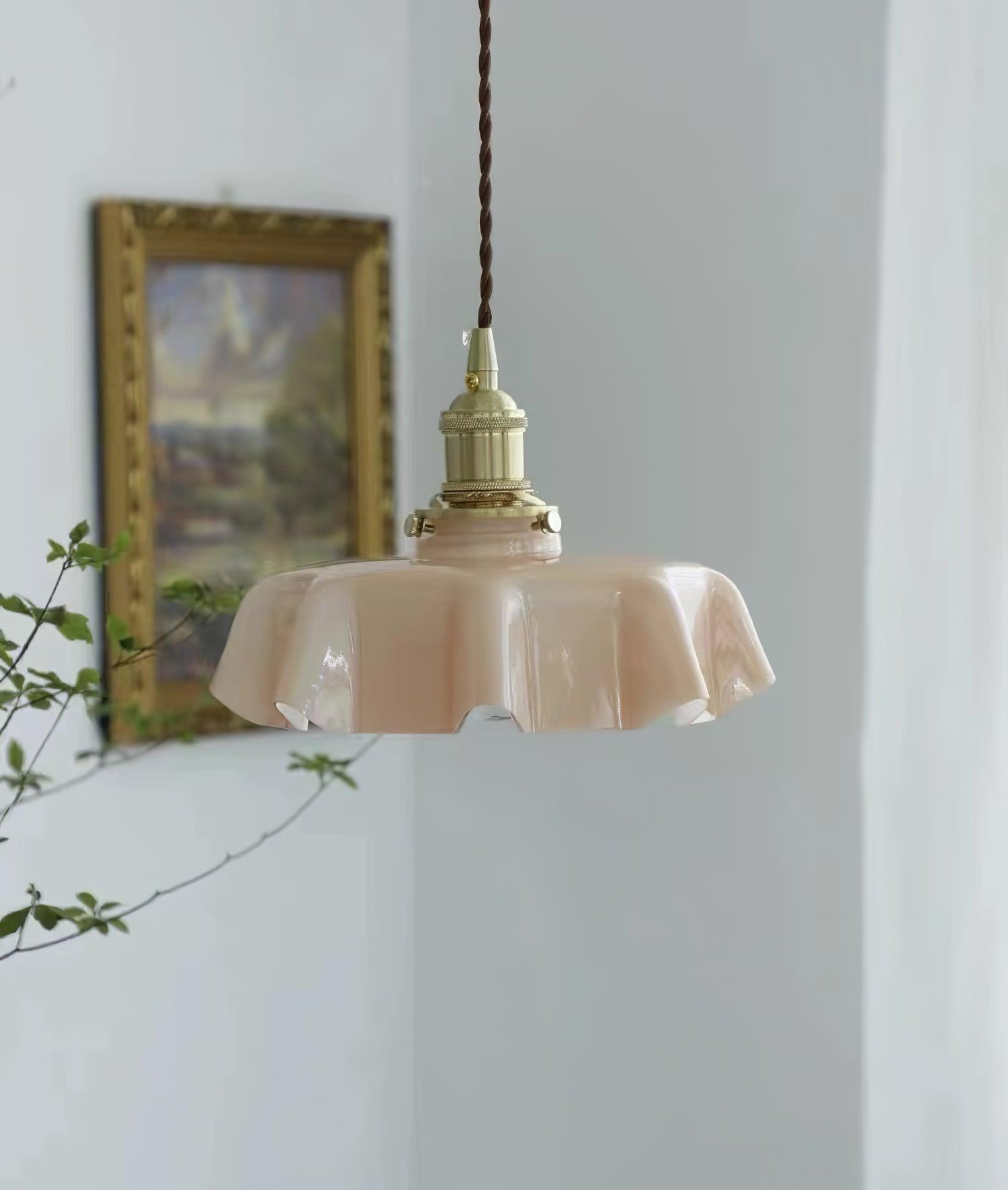 Lampada a sospensione francese in vetro arricciato e ottone 1 luce