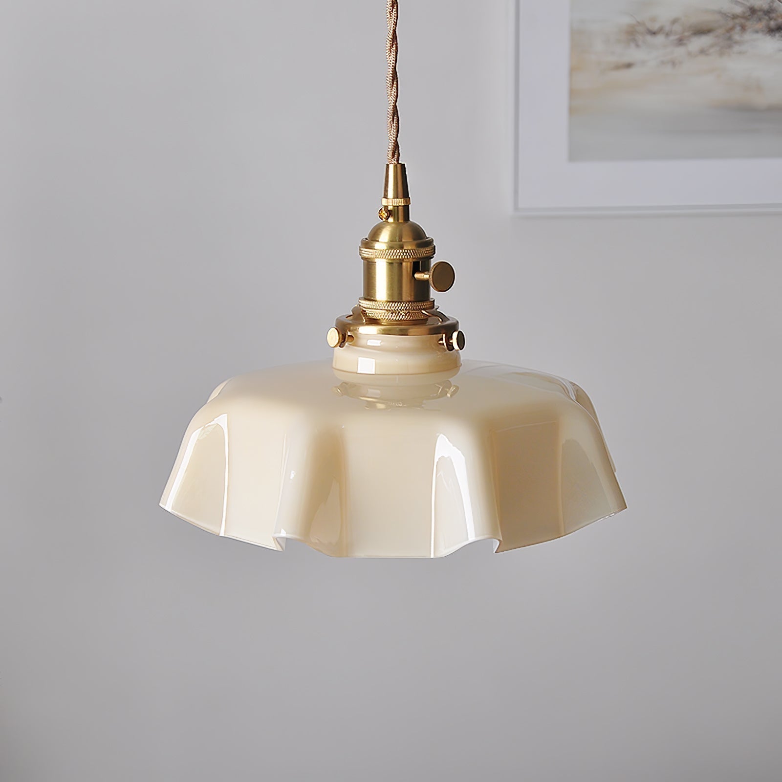 Lampada a sospensione francese in vetro arricciato e ottone 1 luce