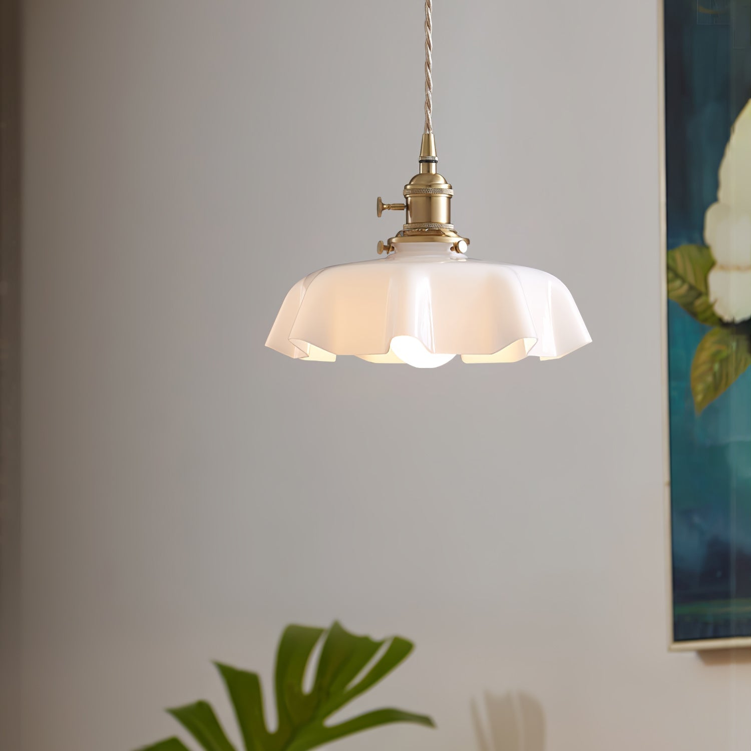 Lampada a sospensione francese in vetro arricciato e ottone 1 luce