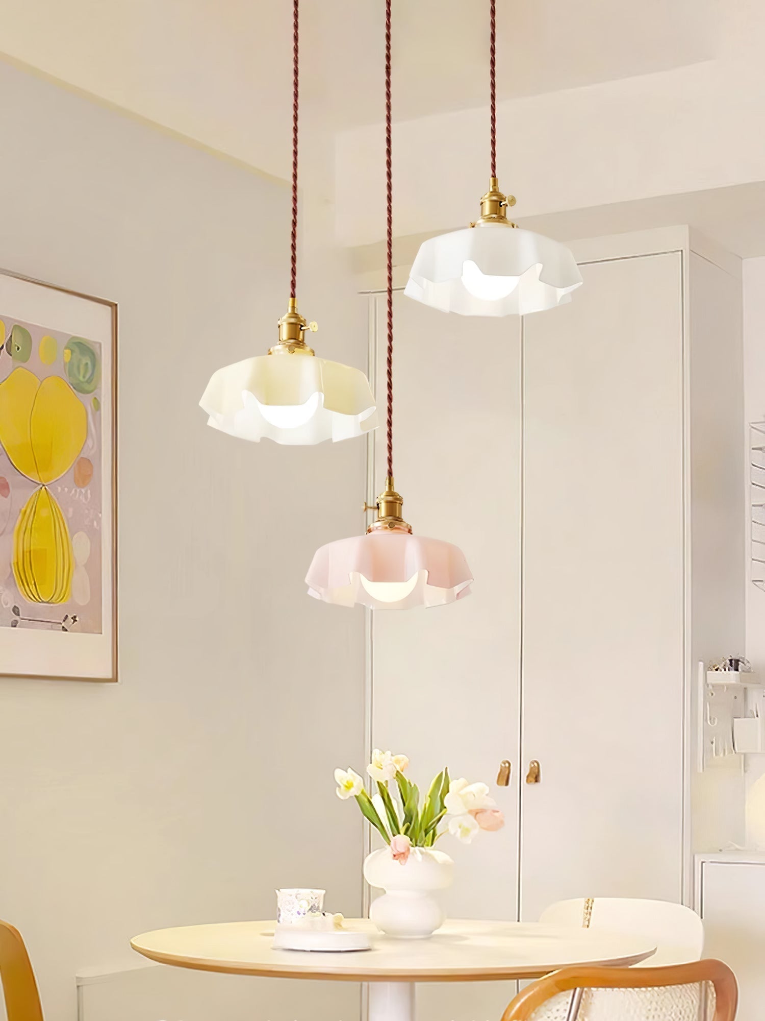 Lampada a sospensione francese in vetro arricciato e ottone 1 luce