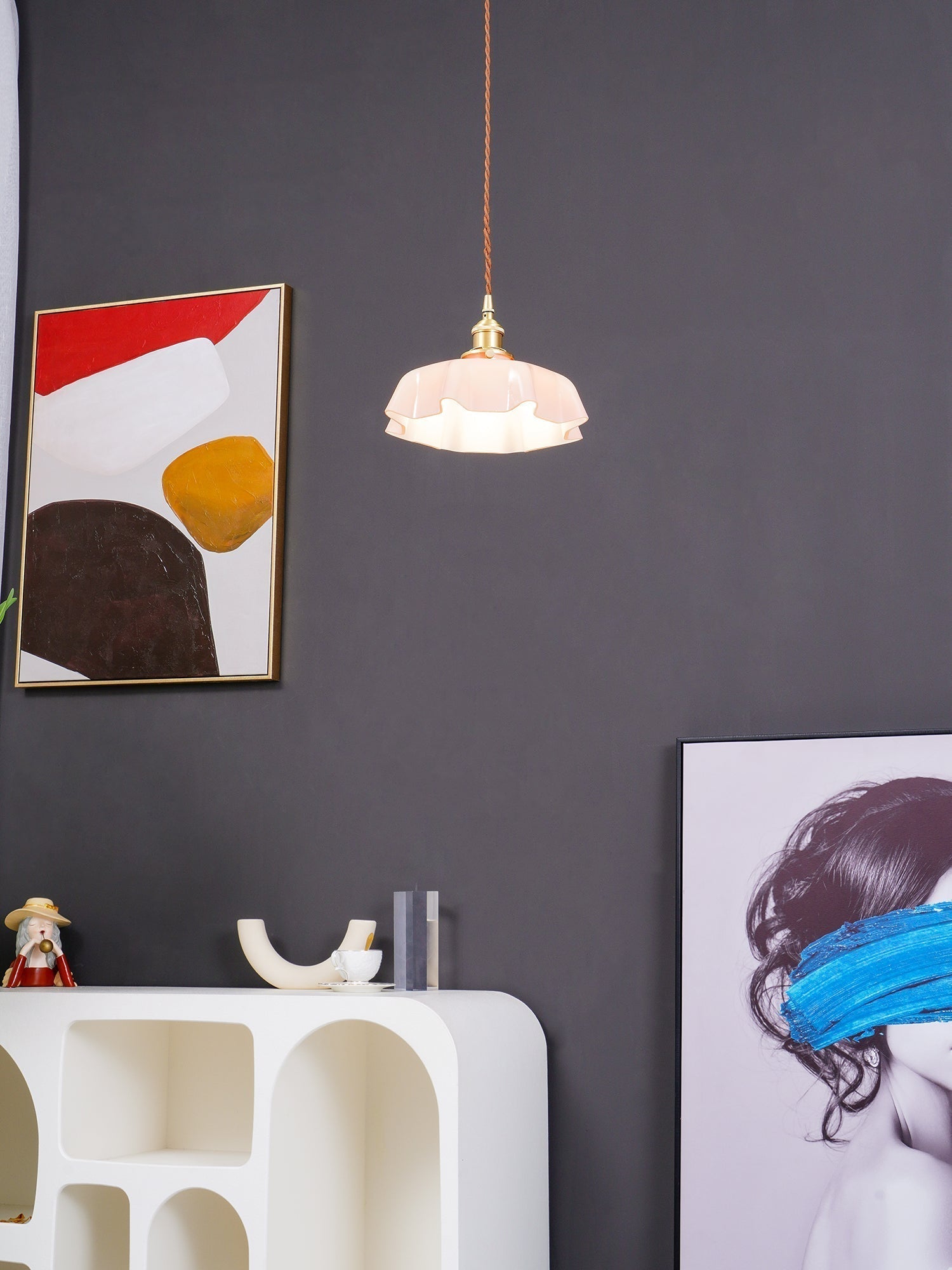 Lampada a sospensione francese in vetro arricciato e ottone 1 luce