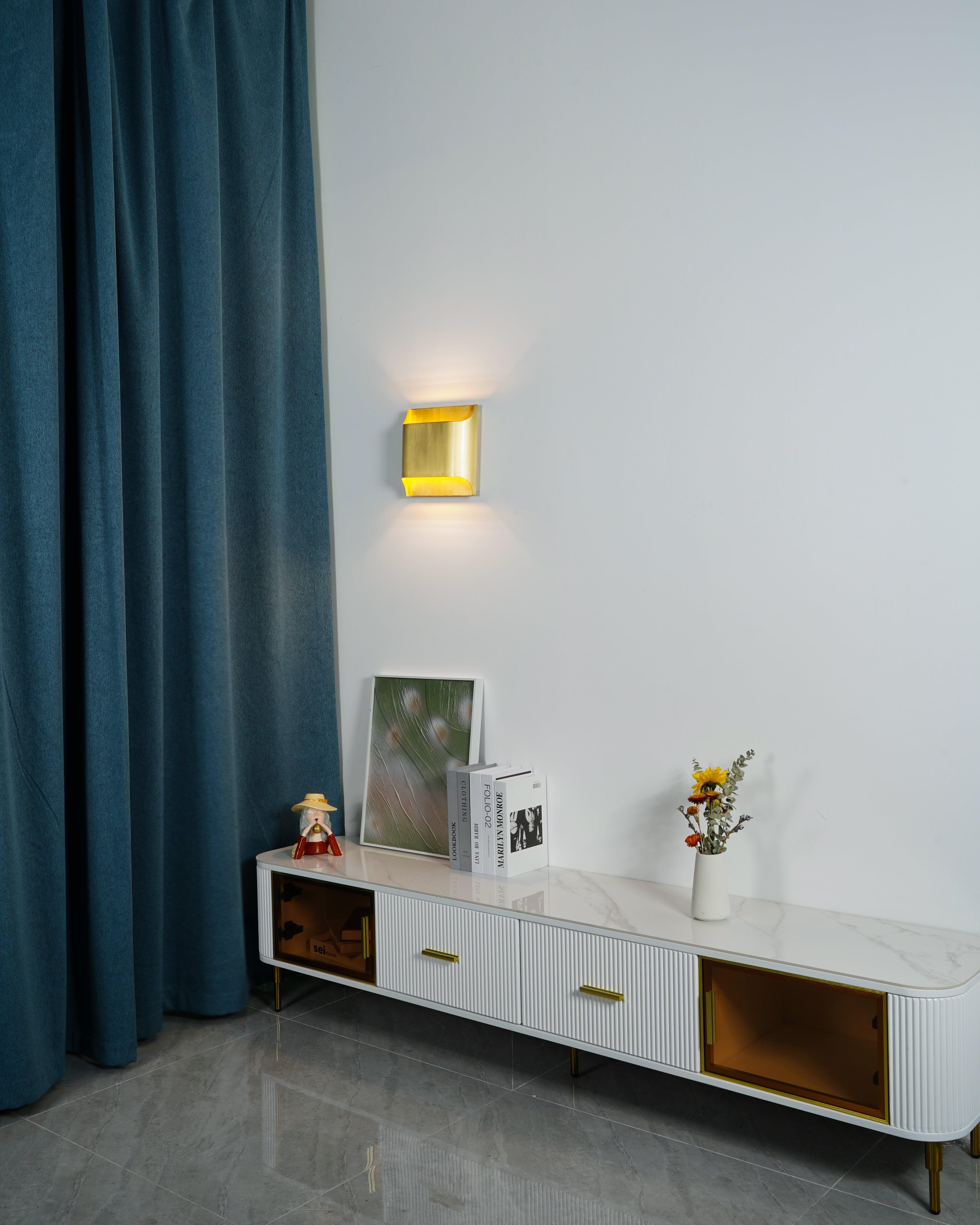 Modern Curved Brass LED Wall Sconce 1-Light