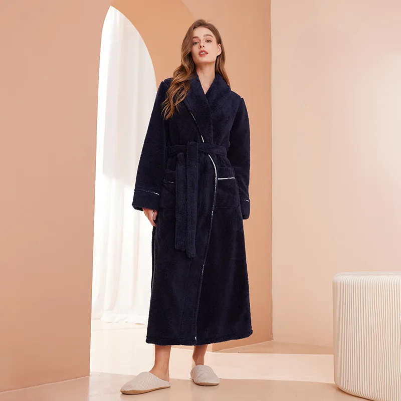Flannel Bathrobe with Fold-Over Collar – Cozy Winter Dressing Gown for Ultimate Warmth and Comfort