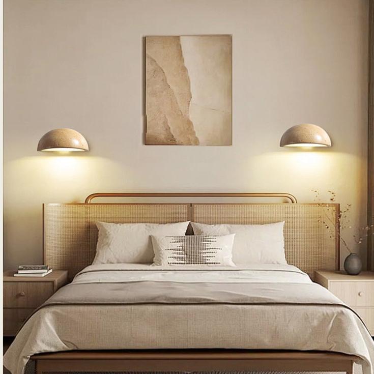 Applique da parete semicircolare Wabi-Sabi in travertino LED 1 luce