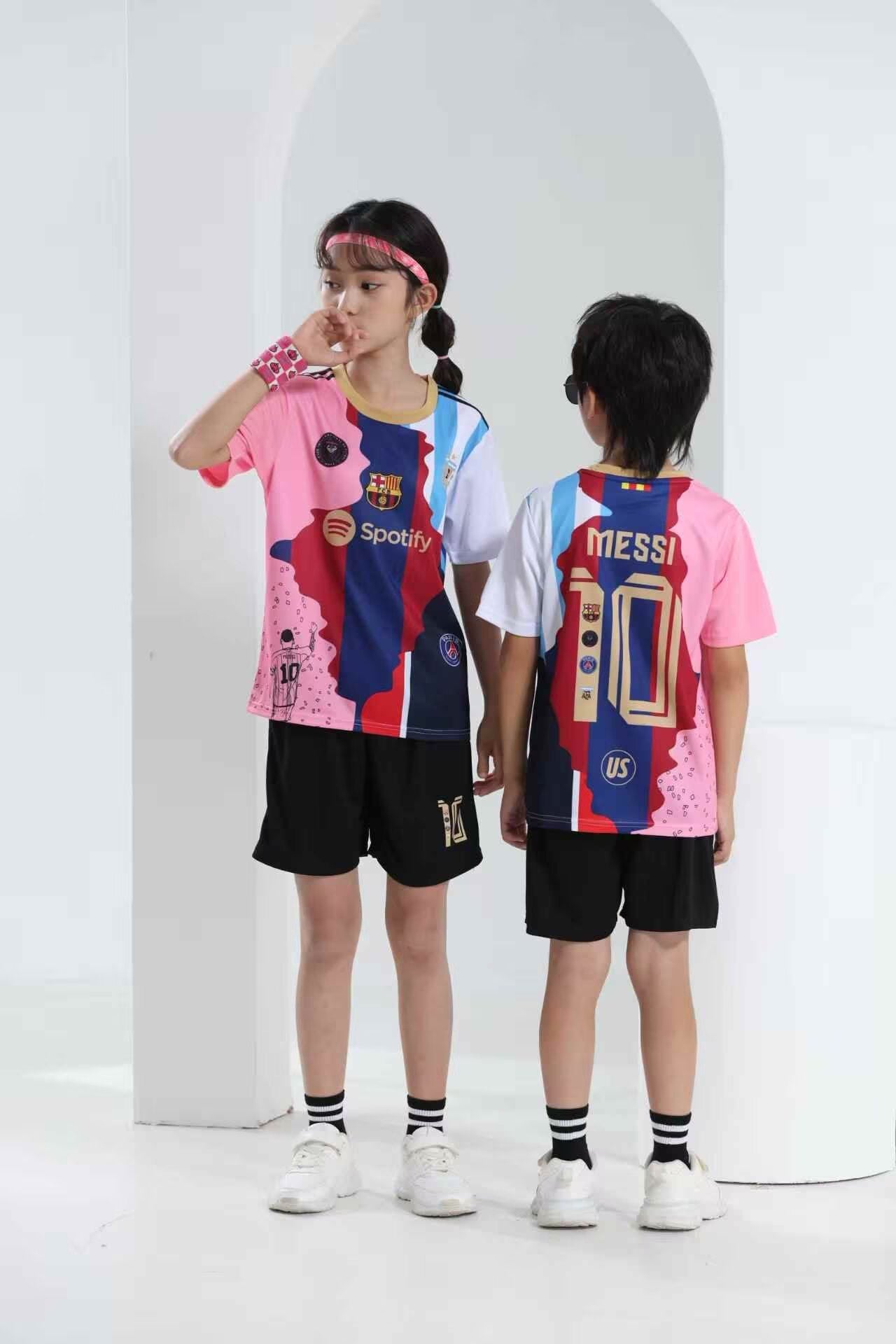Set maglia e pantaloncini da calcio per bambini di Lionel Messi – Edizione multi-squadra