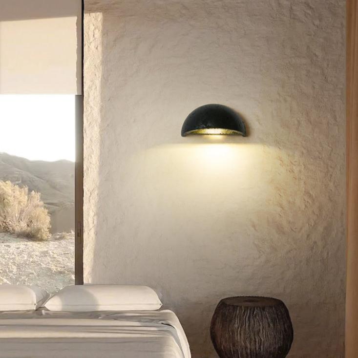 Applique da parete semicircolare Wabi-Sabi in travertino LED 1 luce