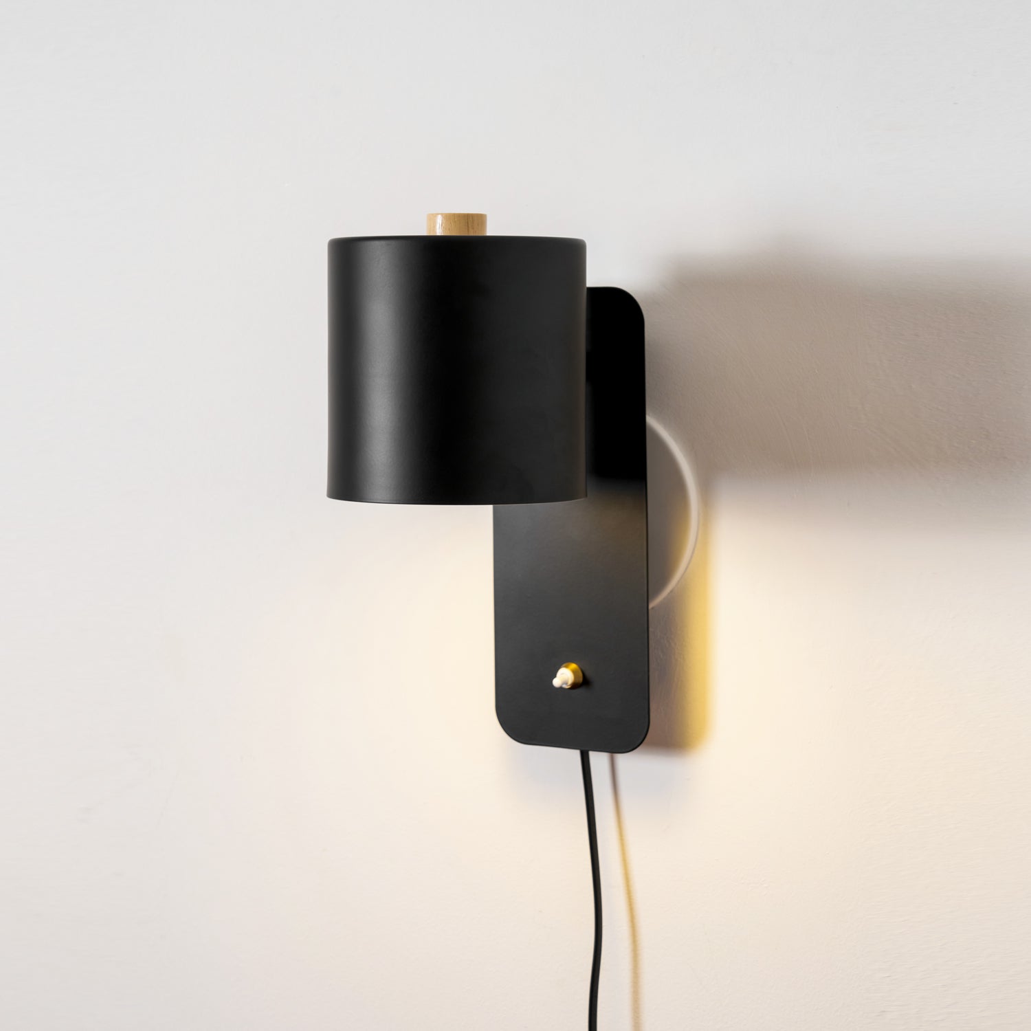 Modern Minimalist Rotatable Cylinder Plug-In Wall Sconce 1-Light