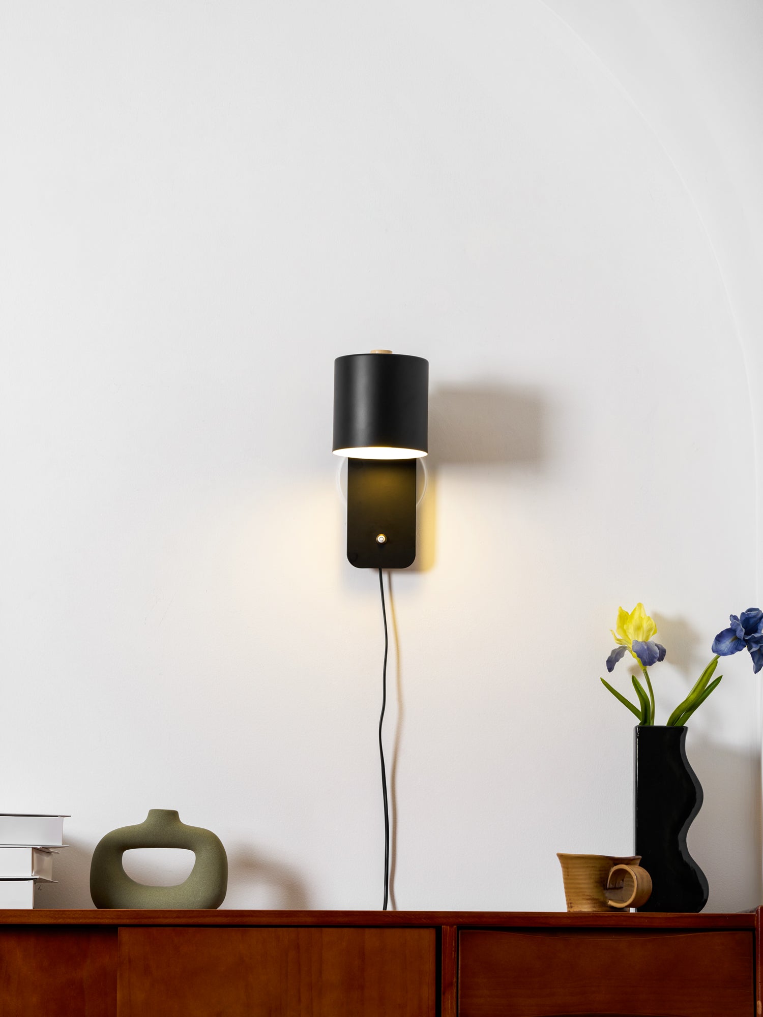 Modern Minimalist Rotatable Cylinder Plug-In Wall Sconce 1-Light