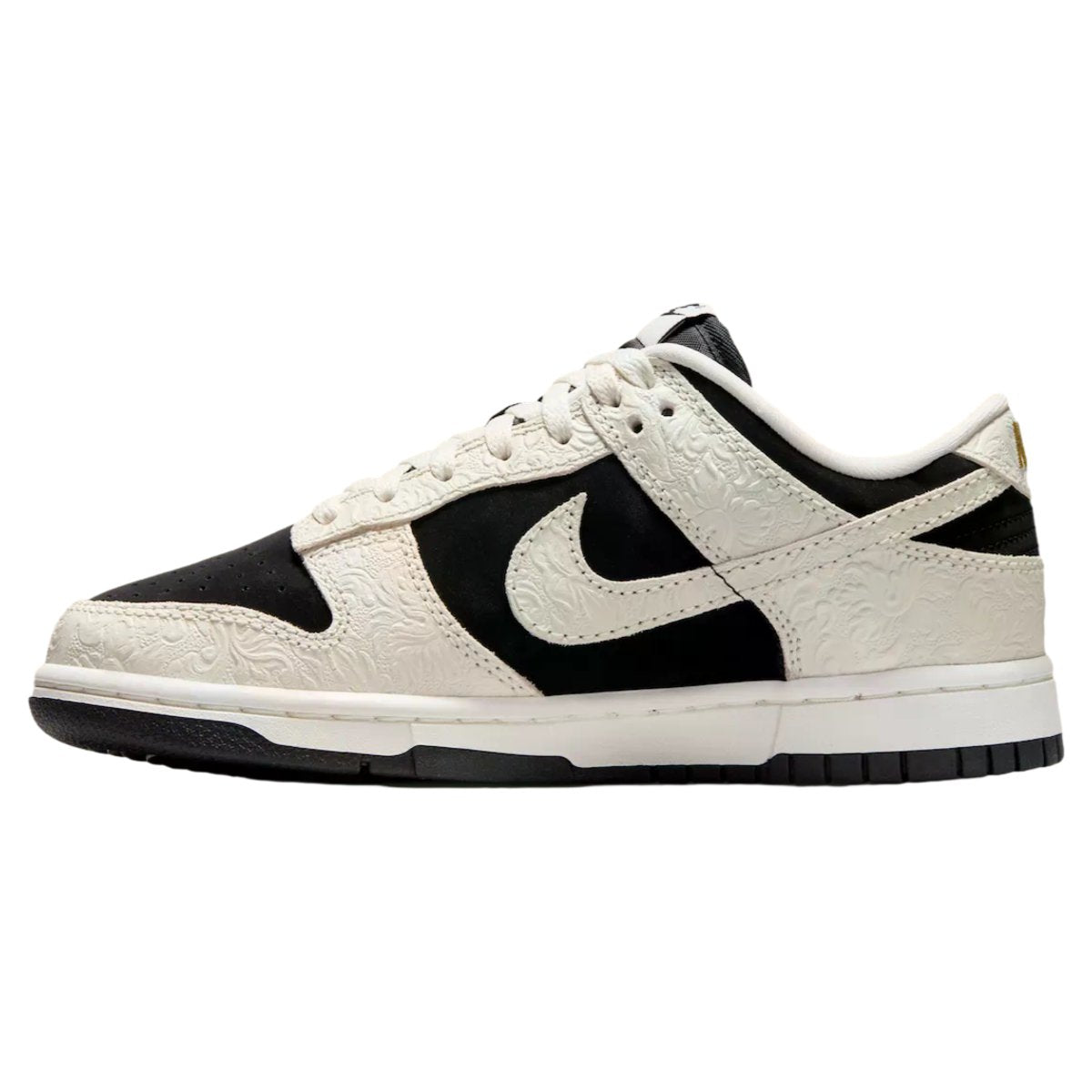 Nike Dunk Low Embossed zwart zeil (W)