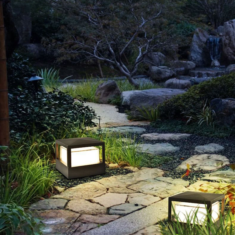 Lampada da esterno moderna quadrata impermeabile con LED per paesaggio