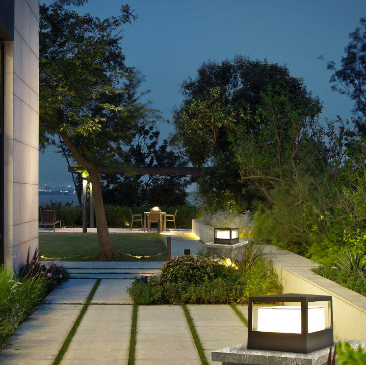 Lampada da esterno moderna quadrata impermeabile con LED per paesaggio