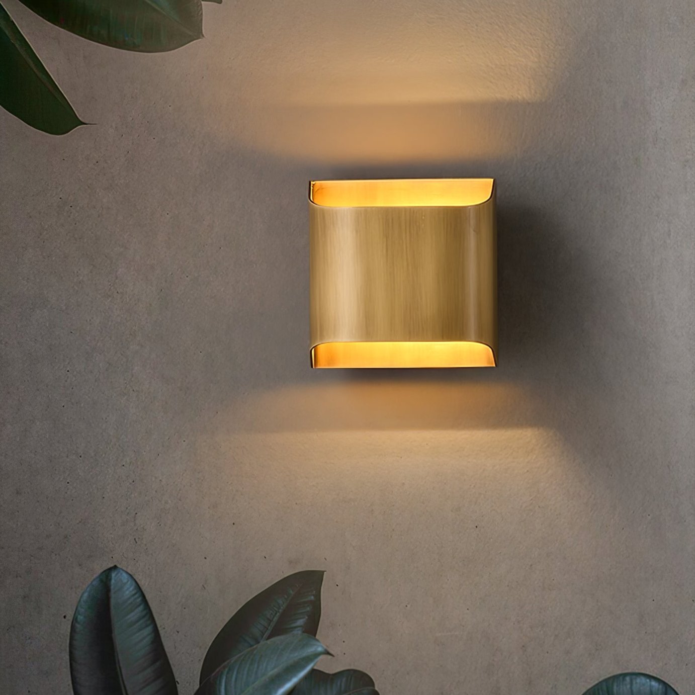 Modern Curved Brass LED Wall Sconce 1-Light