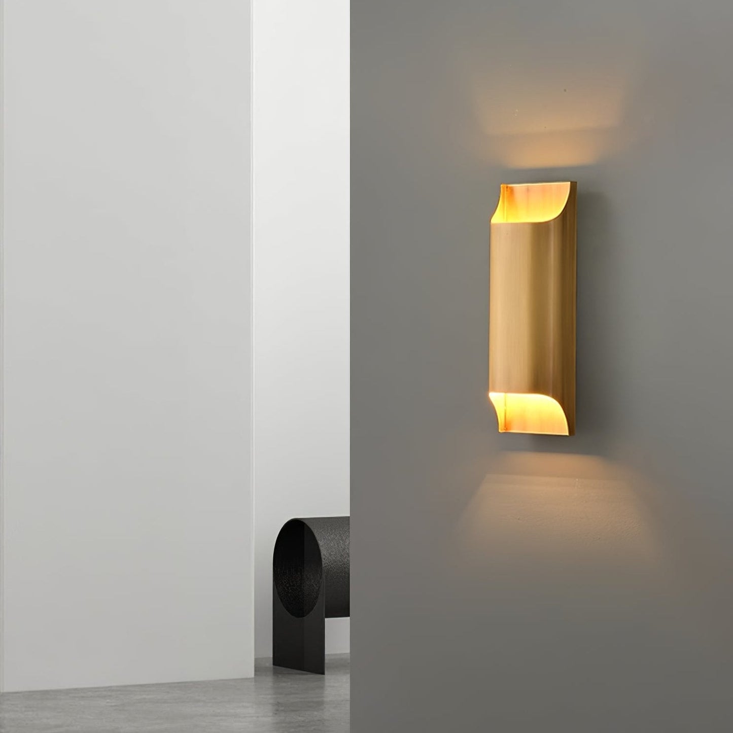 Modern Curved Brass LED Wall Sconce 1-Light