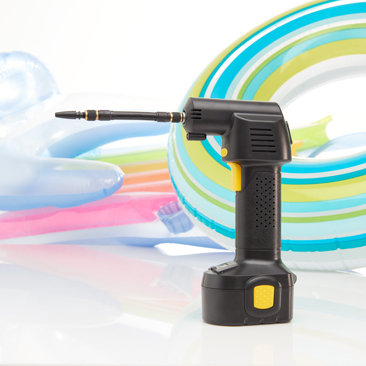 Cordless Auto Stop Tire Inflator by Puili