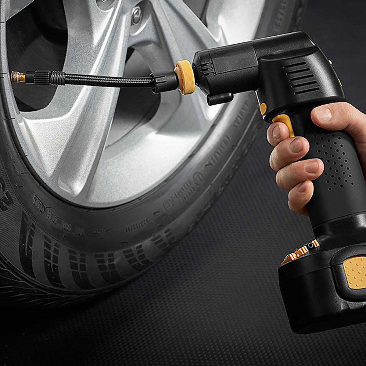 Cordless Auto Stop Tire Inflator by Puili