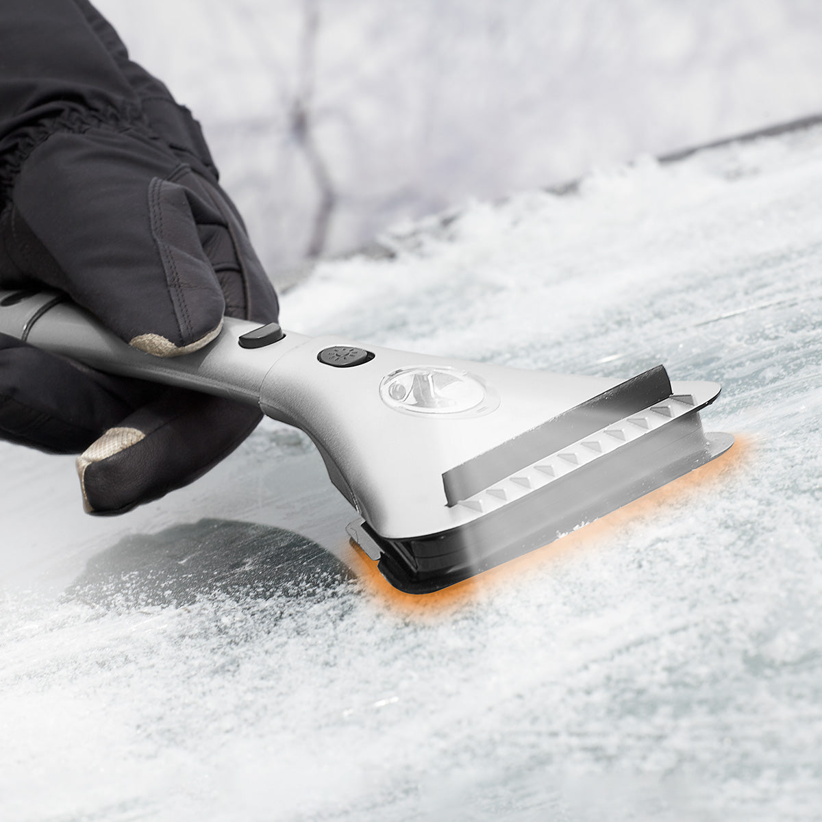 Heated Ice Scraper by Puili
