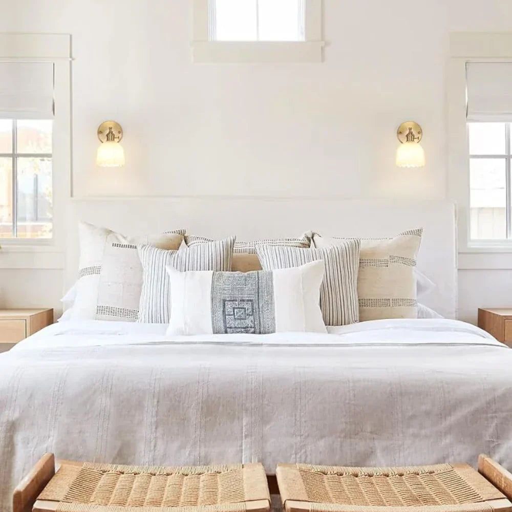 Vintage Brass Tulip Glass Wall Sconce 1-Light