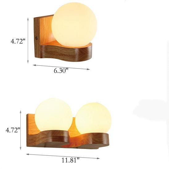Lampada da parete nordica in legno con globo in vetro
