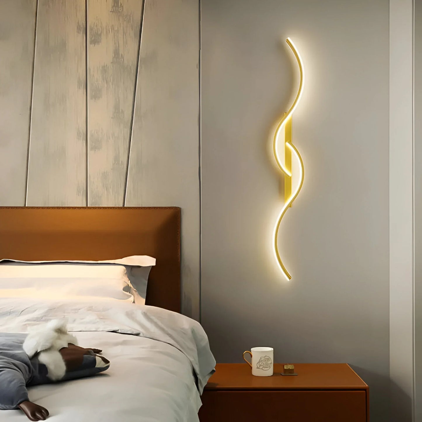 WaveGlow – Elegant Curved Wall Light