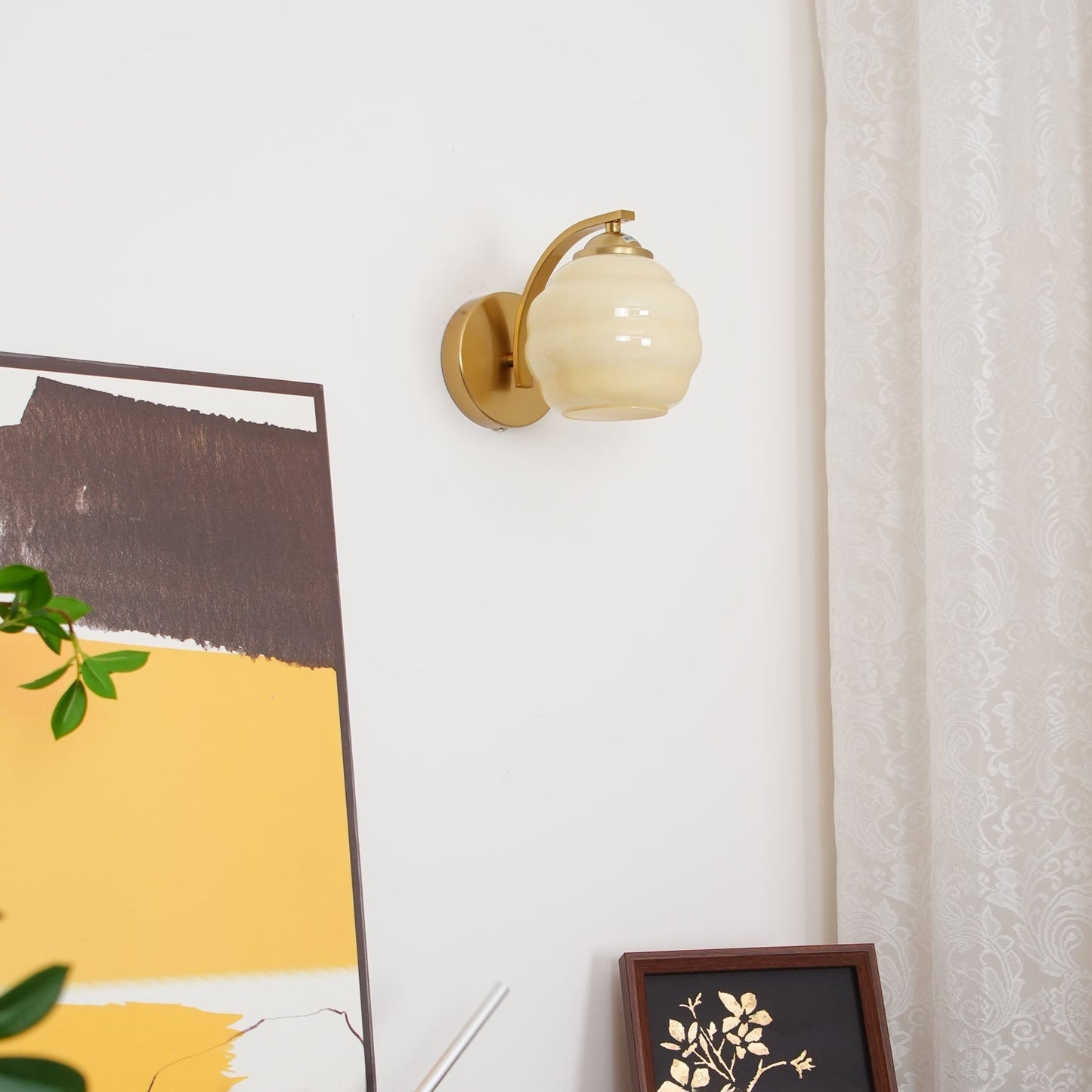 Art Deco Rippled Globe Glass Wall Sconce 1-Light