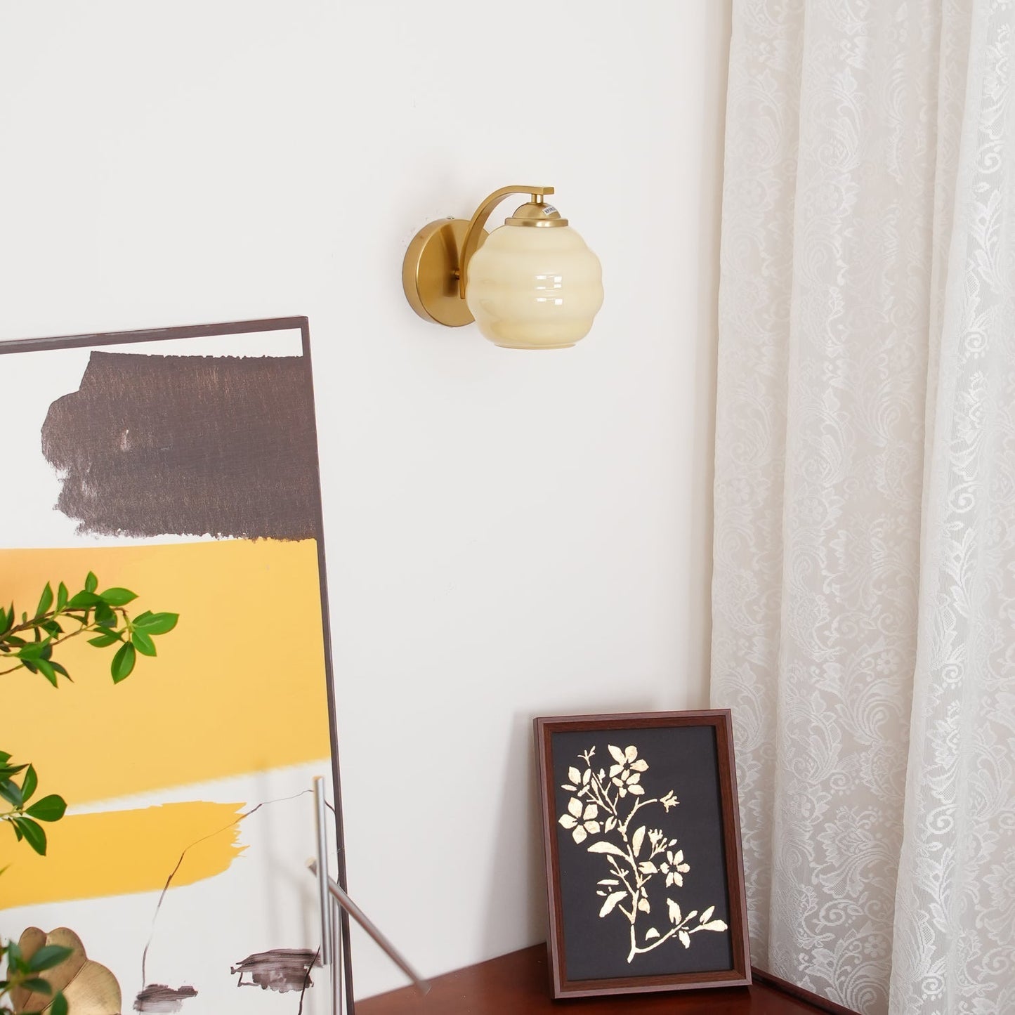 Art Deco Rippled Globe Glass Wall Sconce 1-Light