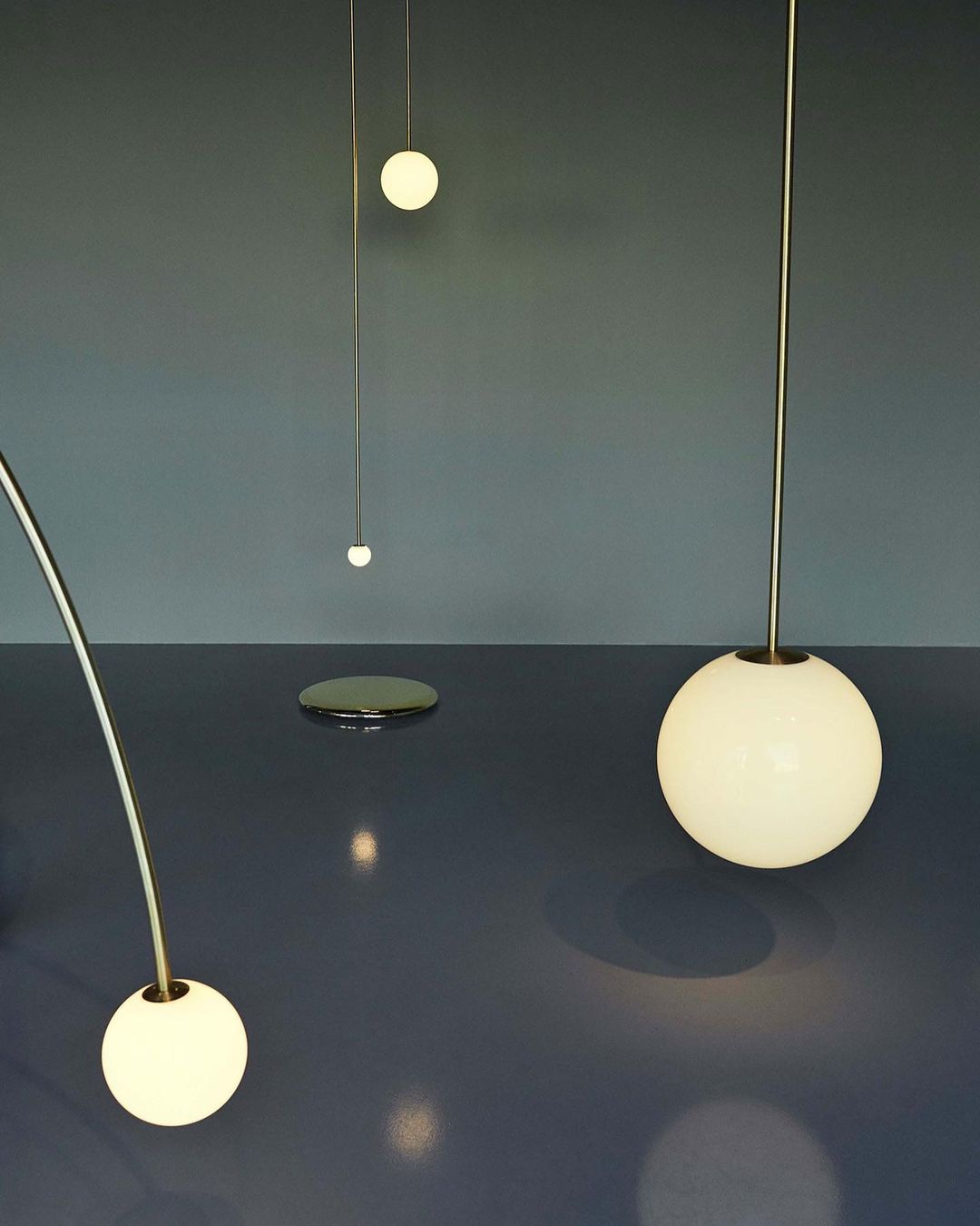 Minimalist Brass Globe Glass Pendant 1-Light