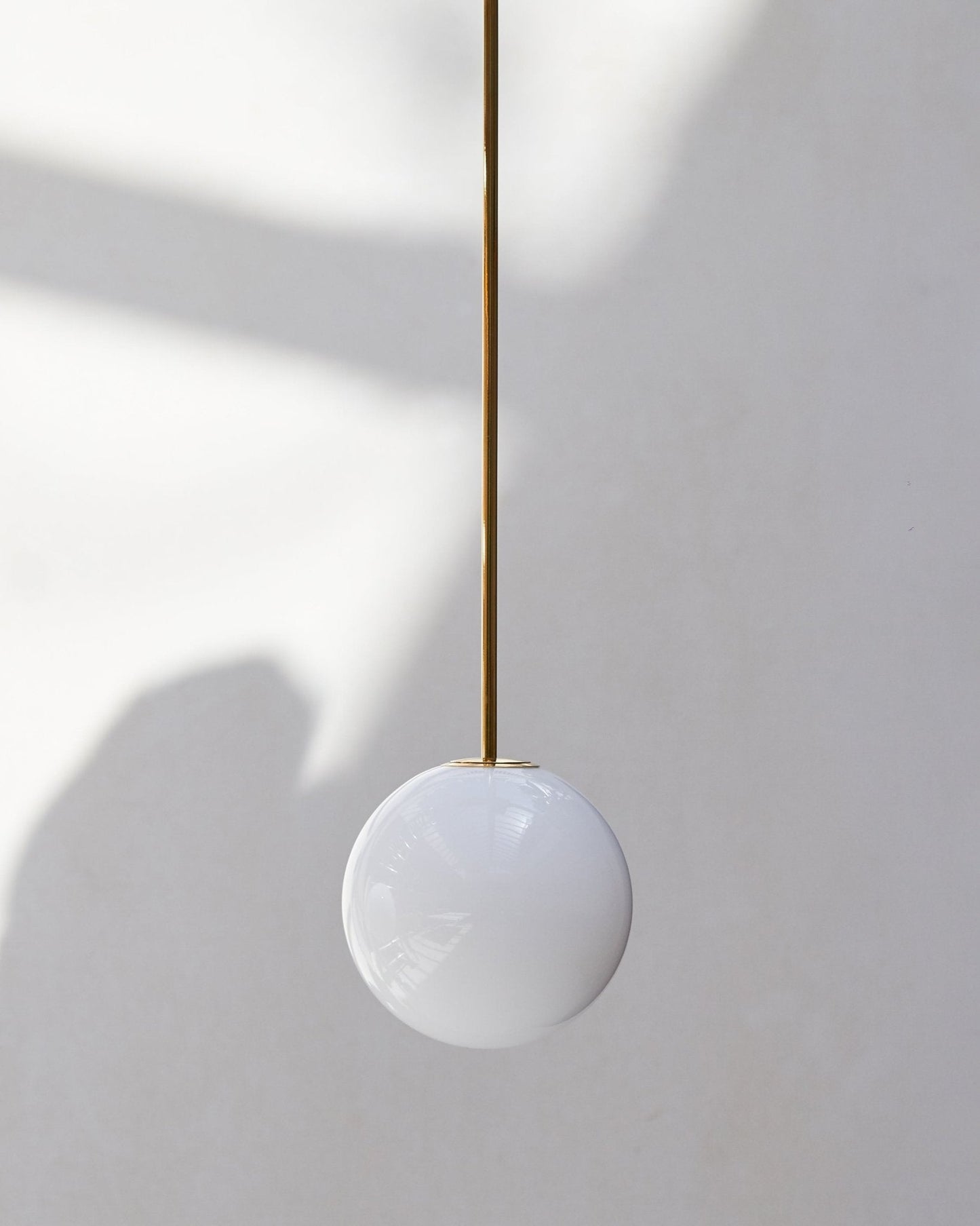 Minimalist Brass Globe Glass Pendant 1-Light