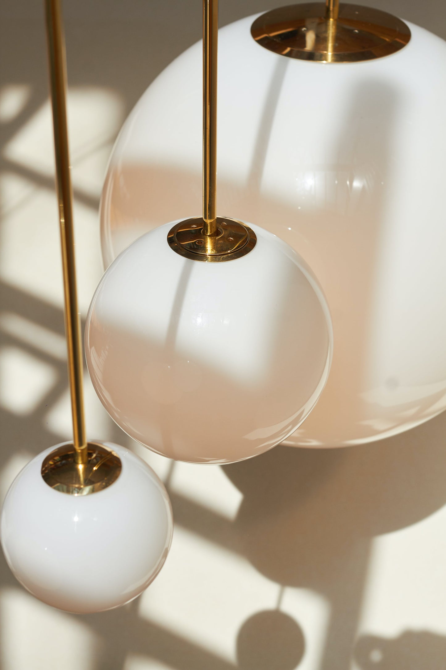 Minimalist Brass Globe Glass Pendant 1-Light