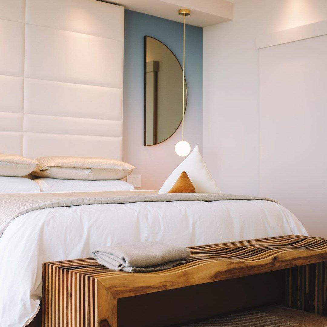 Minimalist Brass Globe Glass Pendant 1-Light