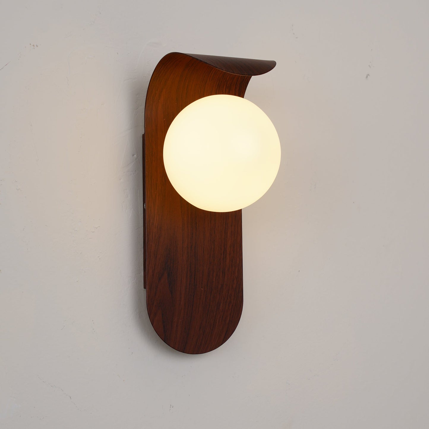 Nordic Wood Globe Wall Sconce LED 1-Light