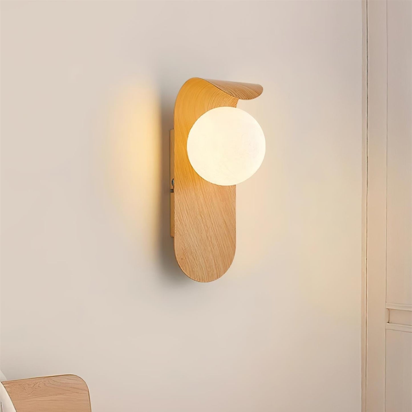 Nordic Wood Globe Wall Sconce LED 1-Light