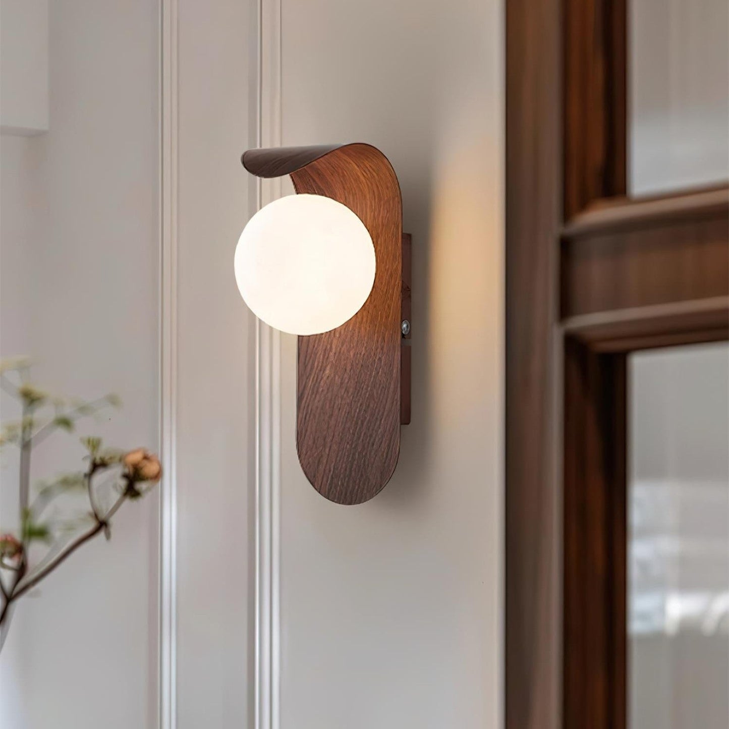 Nordic Wood Globe Wall Sconce LED 1-Light