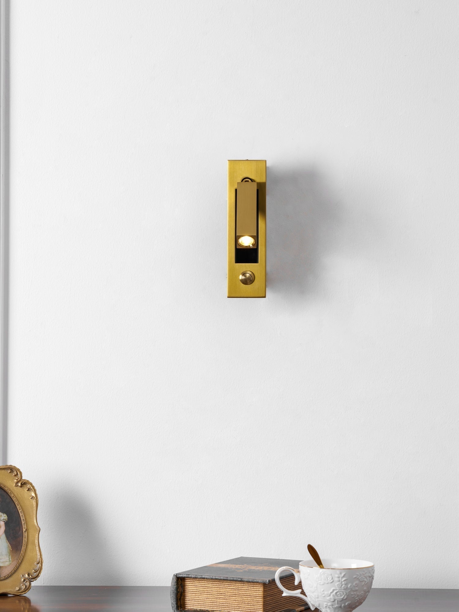 Modern Minimalist Embedded Aluminum LED Wall Sconce 1-Light