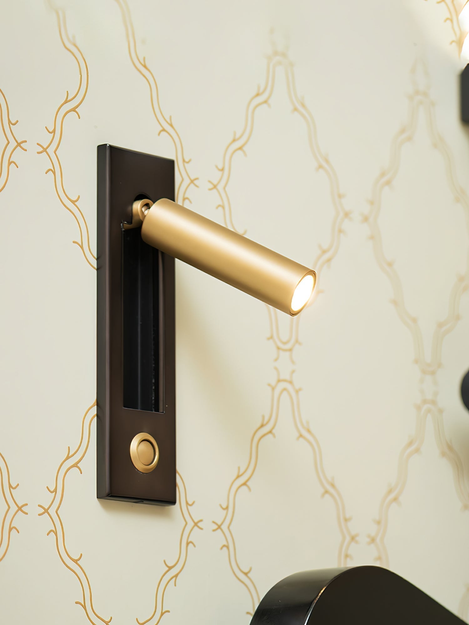 Modern Minimalist Embedded Aluminum LED Wall Sconce 1-Light