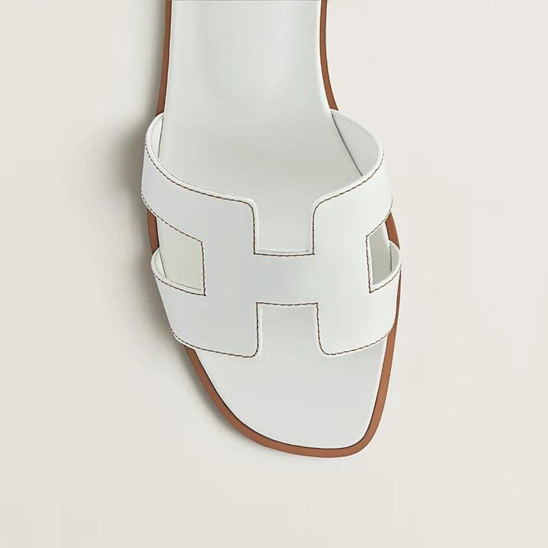 Sandali in pelle senza tempo | Design traforato bianco con suola in legno