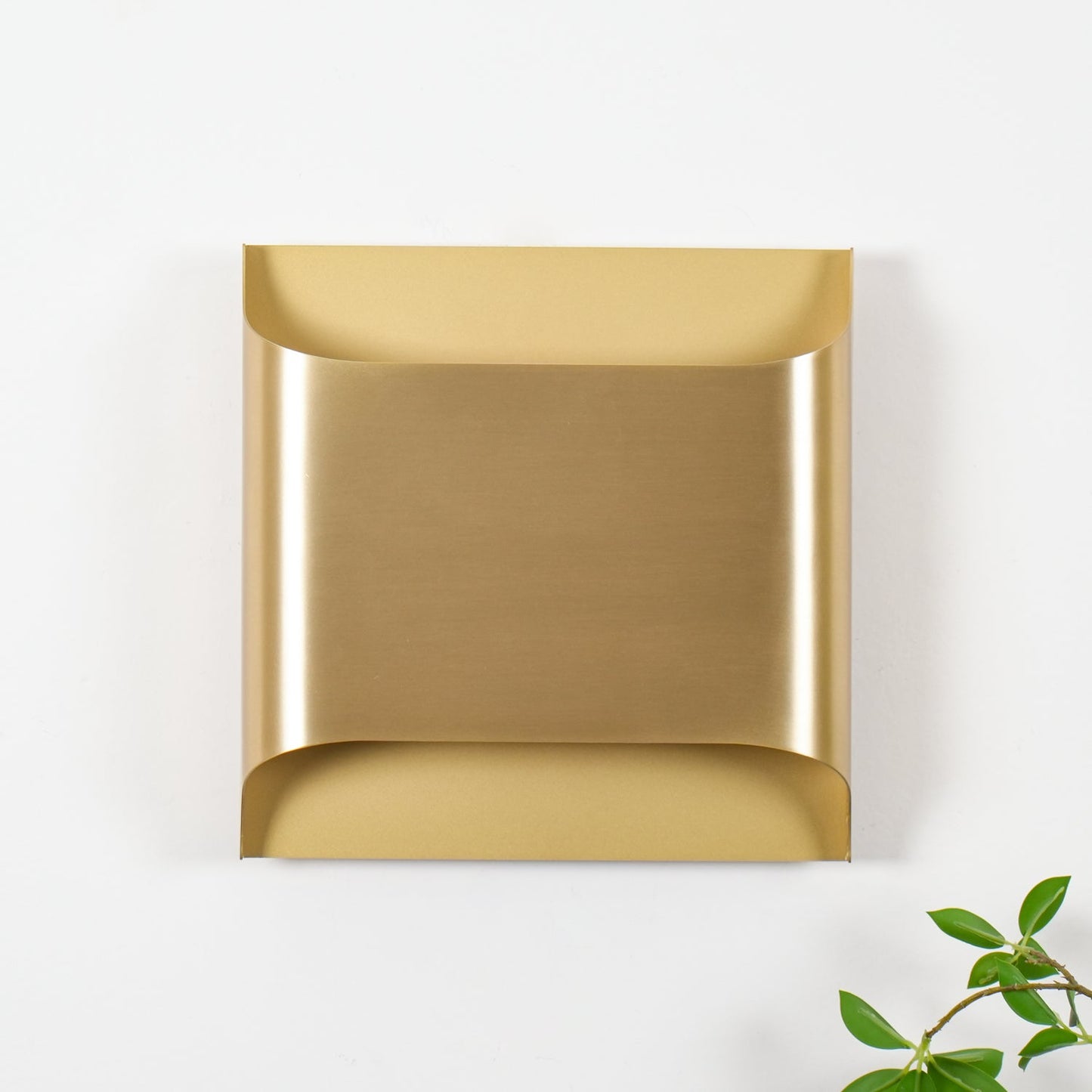 Modern Curved Brass LED Wall Sconce 1-Light