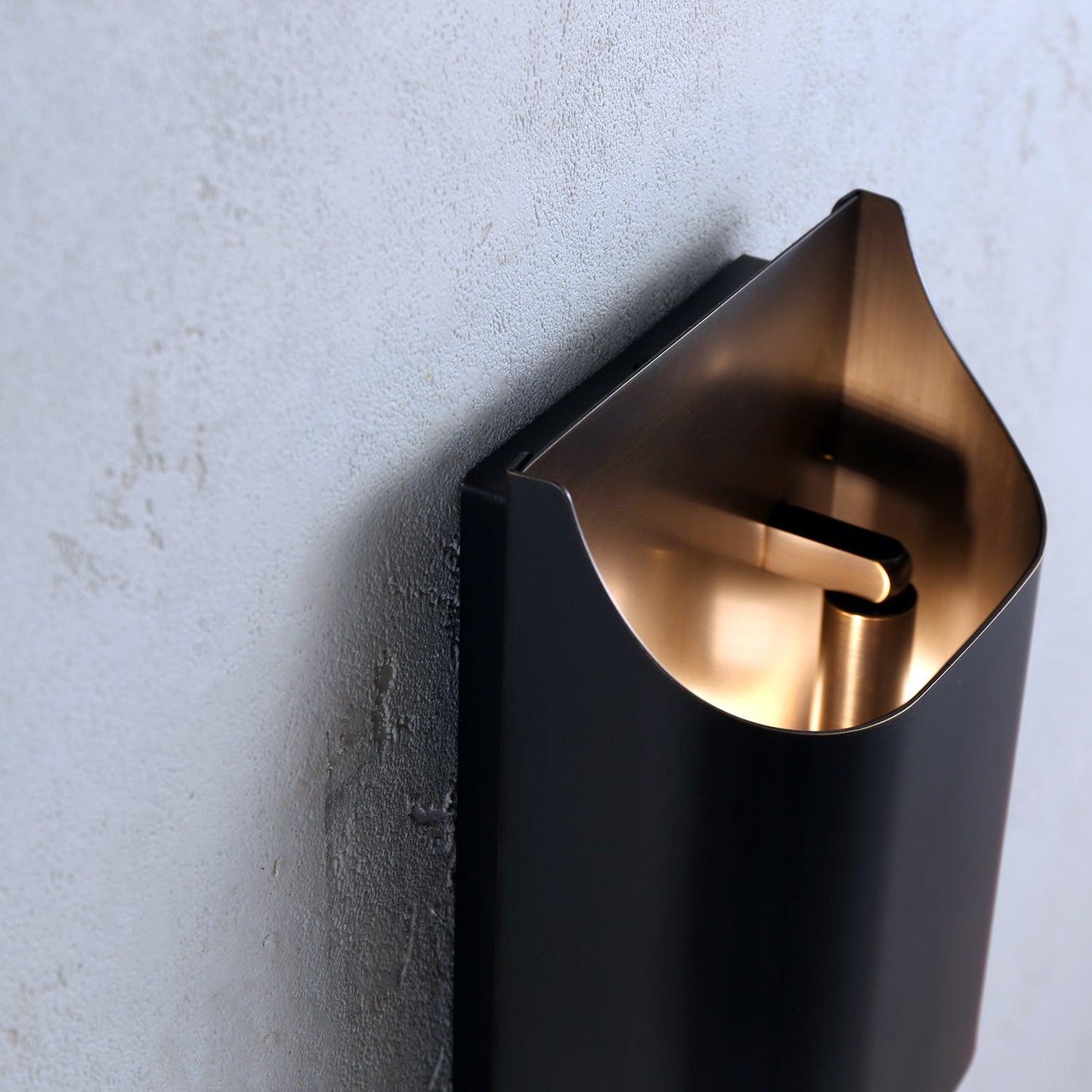 Modern Curved Brass LED Wall Sconce 1-Light