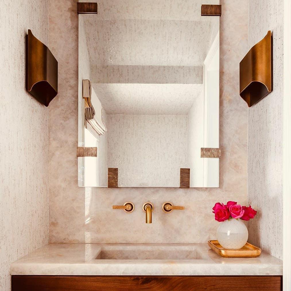 Modern Curved Brass LED Wall Sconce 1-Light