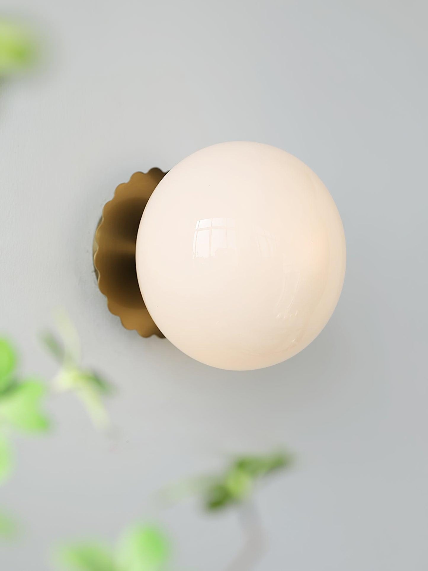 Vintage Brass Globe Glass Wall Sconce 1-Light