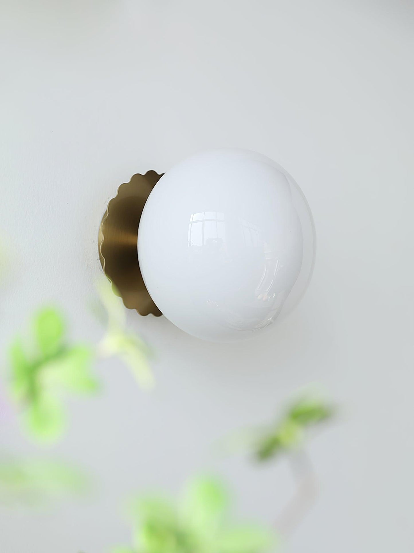 Vintage Brass Globe Glass Wall Sconce 1-Light