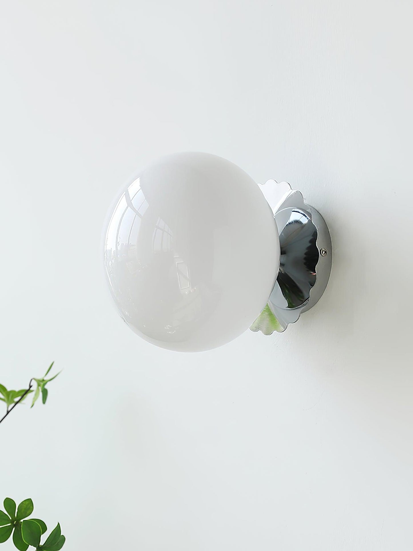 Vintage Brass Globe Glass Wall Sconce 1-Light