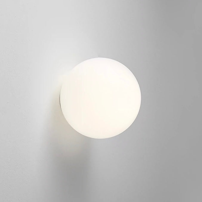 Applique da parete moderna in vetro satinato a globo LED 1 luce