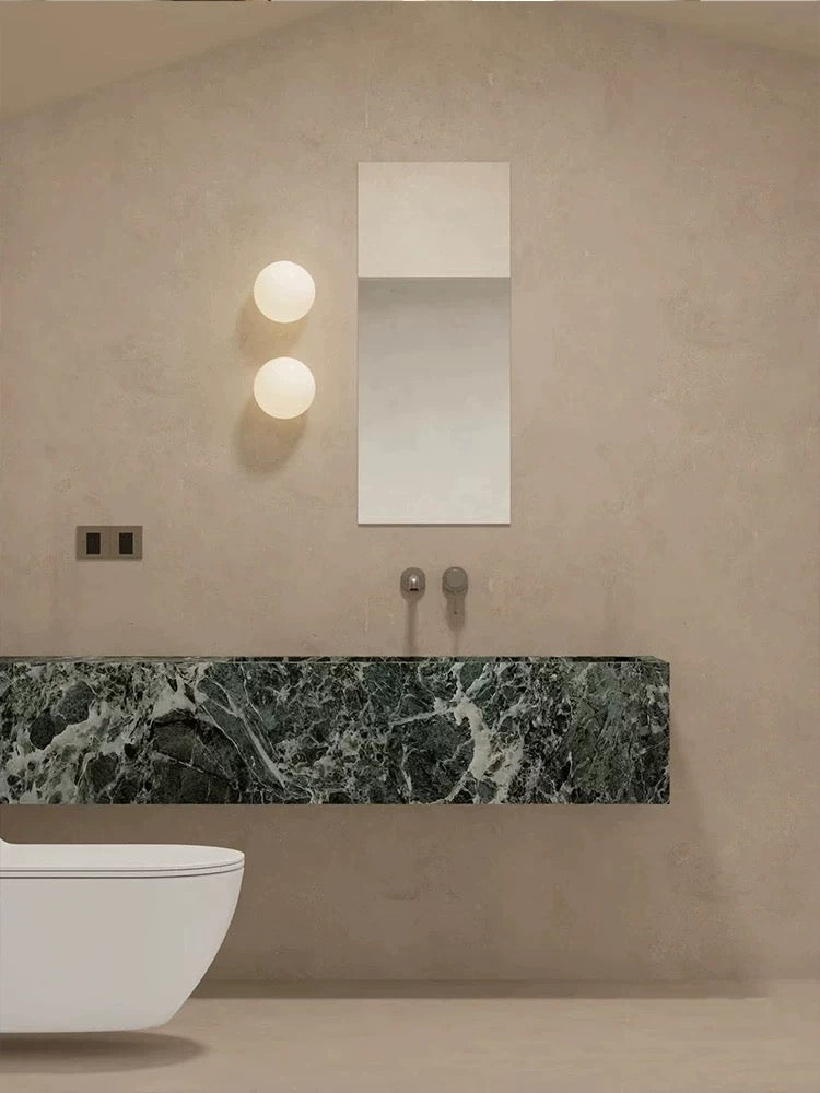 Applique da parete moderna in vetro satinato a globo LED 1 luce